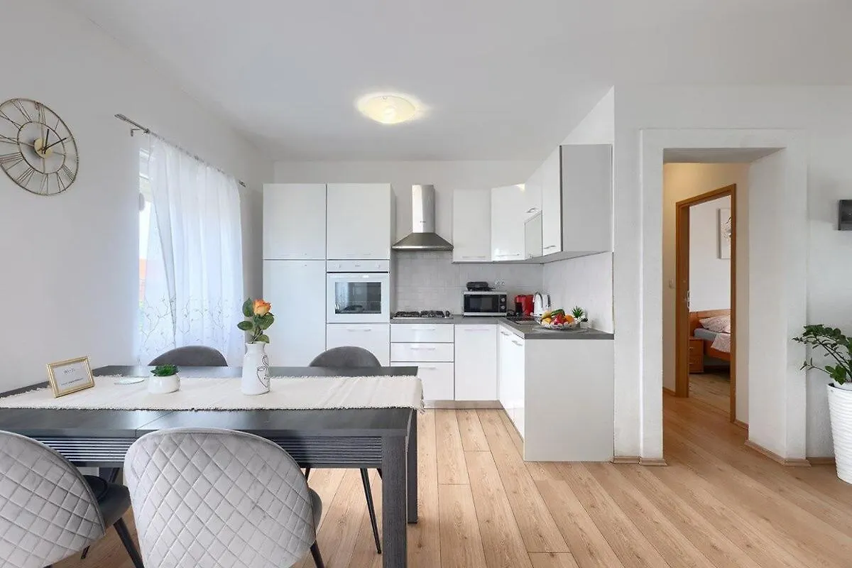Casa Marlena Villa Pula Holiday home